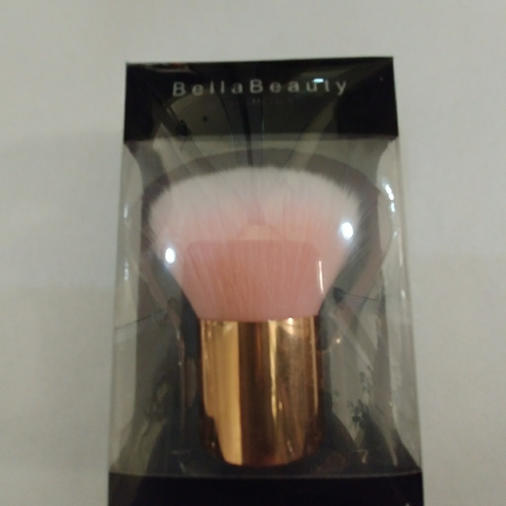 Bella Beauty Cosmetics Powder Brush